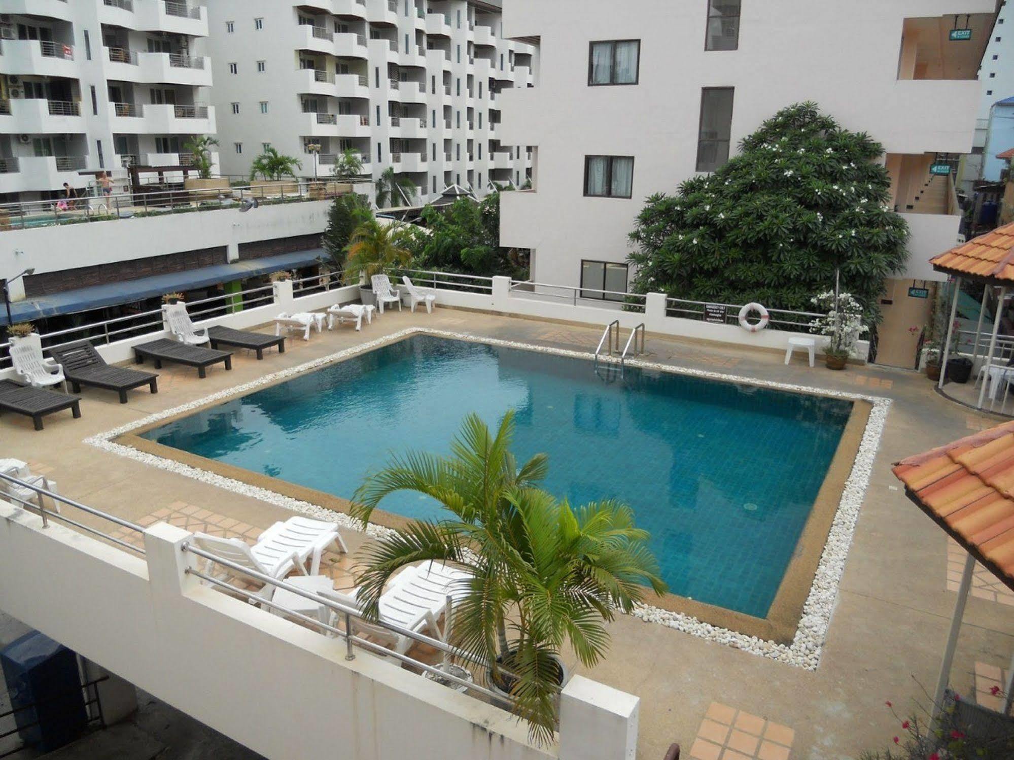 Jomtien Good Luck Apartment Extérieur photo