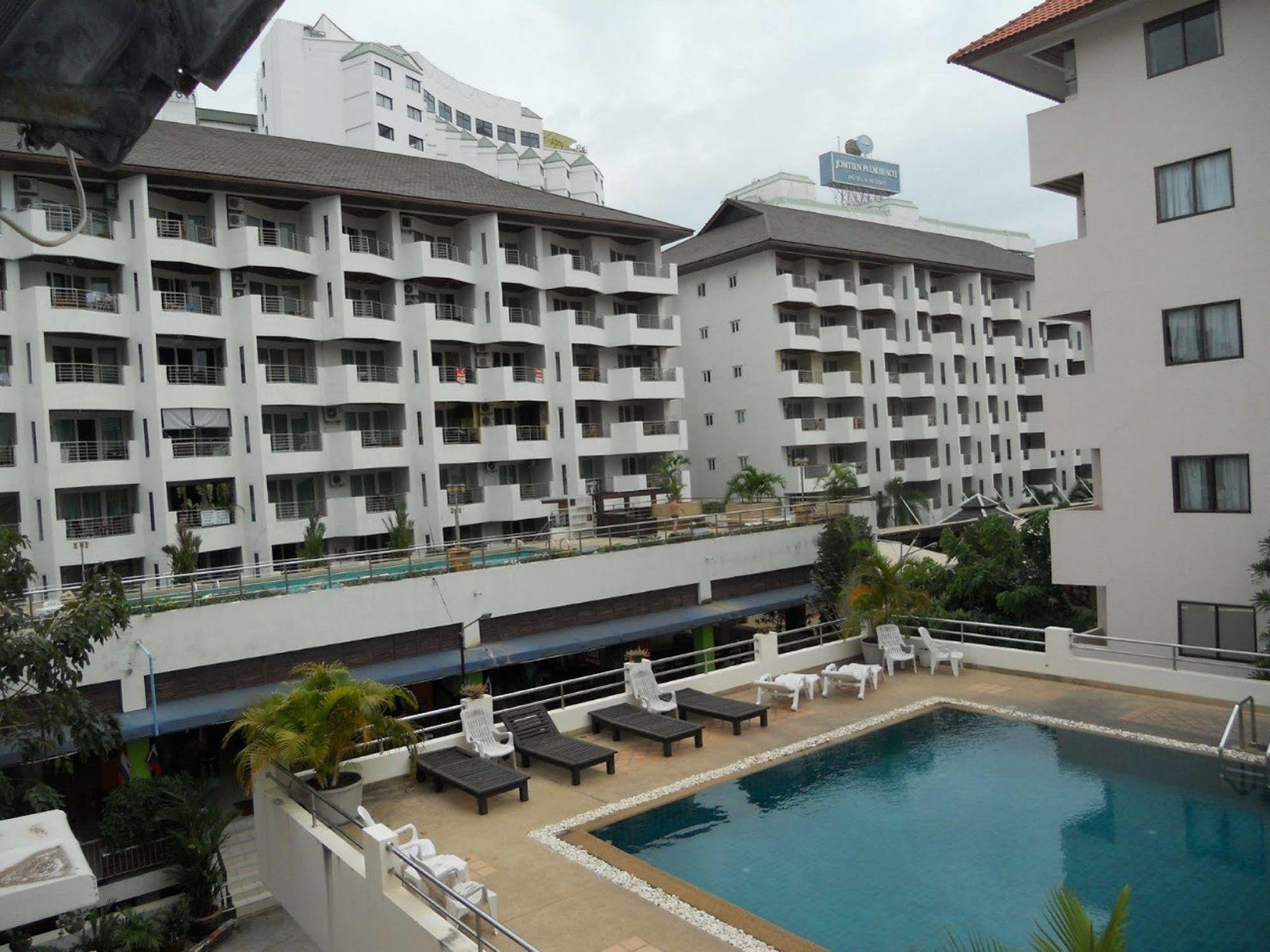 Jomtien Good Luck Apartment Extérieur photo